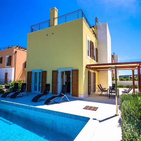 Villa Yellow
