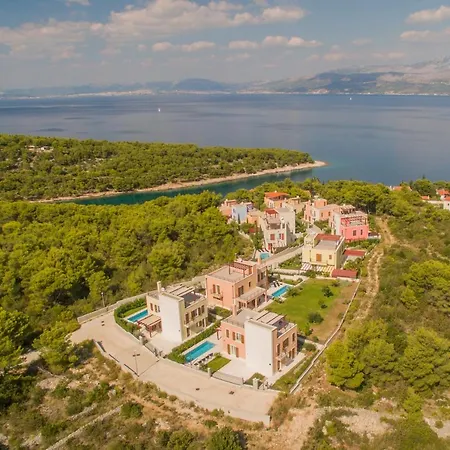 Yellow Villa Splitska